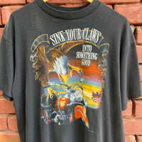 Vintage Harley Davidson 3D Emblem 1993 Fort Worth, TX Sink Your Claws T Shirt