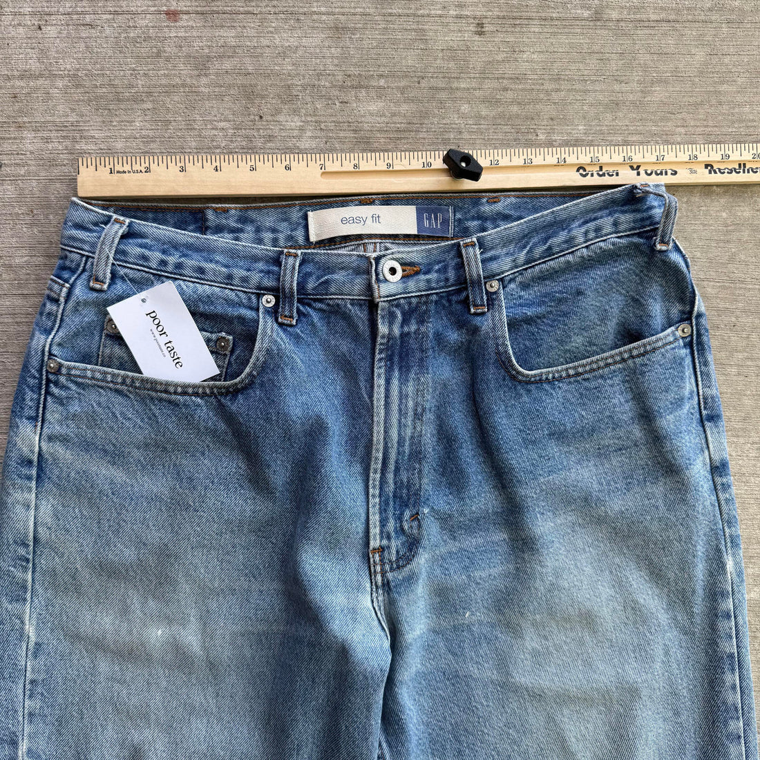 Vintage 90's GAP easy fit Light Wash Blue Jeans Men's 35 x 31