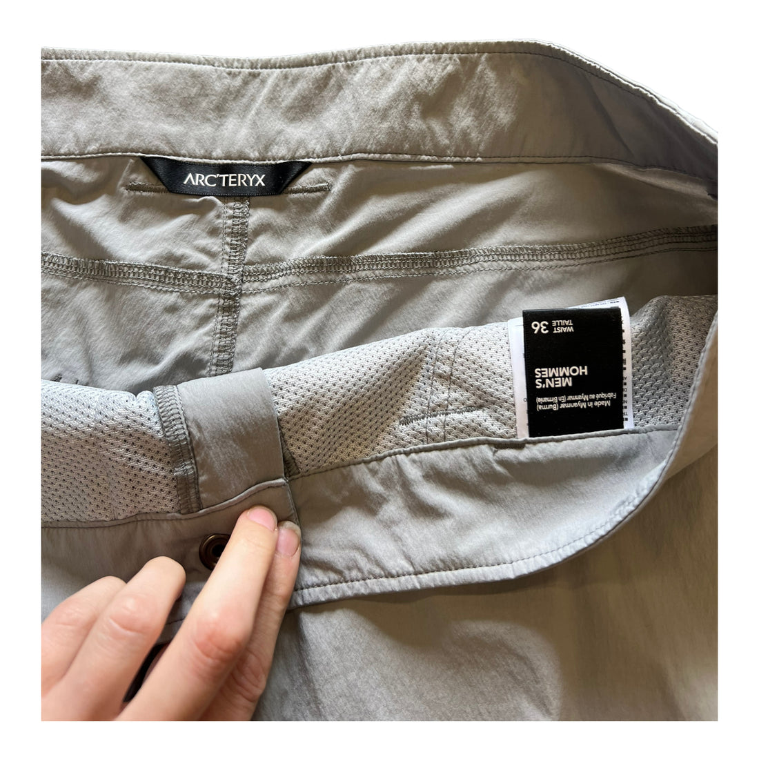 ARC’TERYX CARGO SHORTS GREY ‘36’ - 2000S