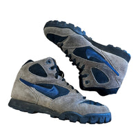NIKE HIKING BOOTS - SIZE MEN’S 8