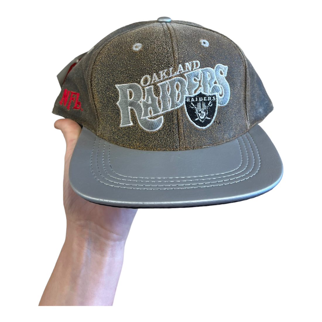 90’S OAKLAND RAIDERS LEATHER SNAPBACK RAW TAN/SILVER - 1990S