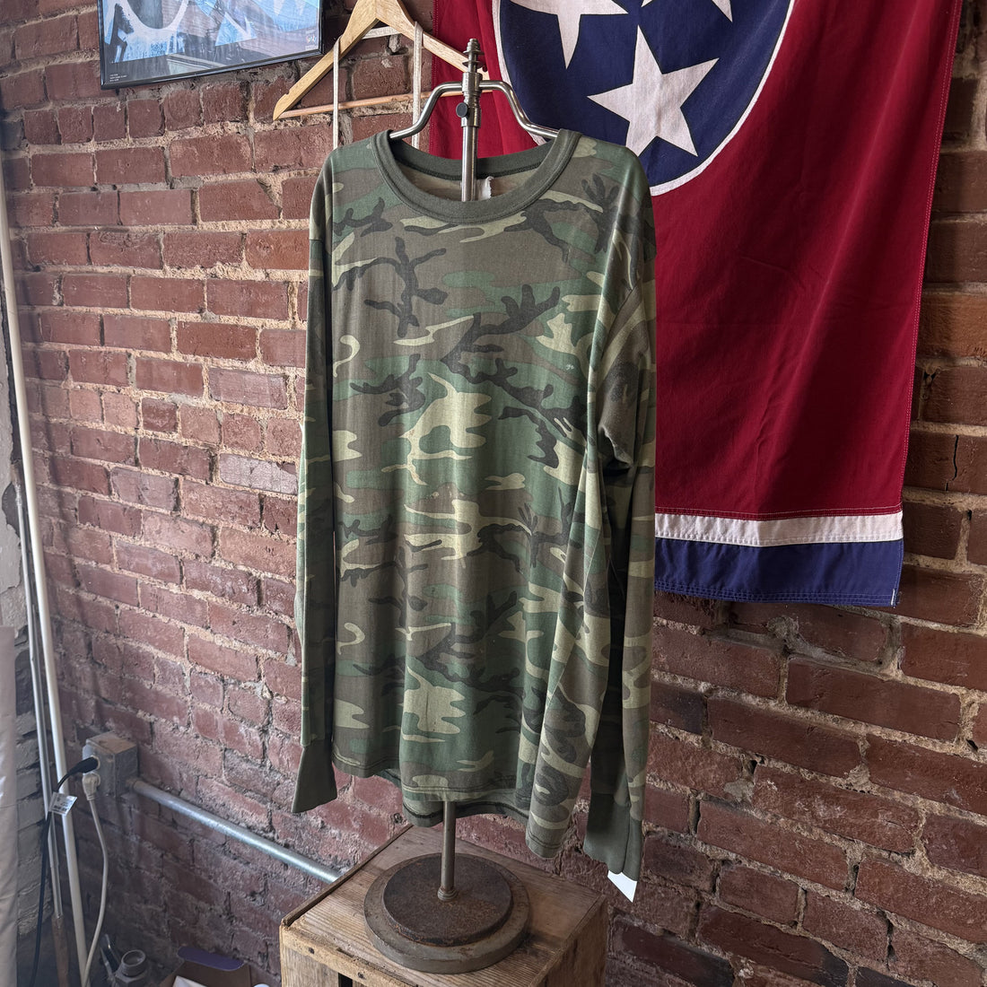 Vintage Camo T Shirt Long Sleeve Faded Distressed Paint Splatter Mens XL