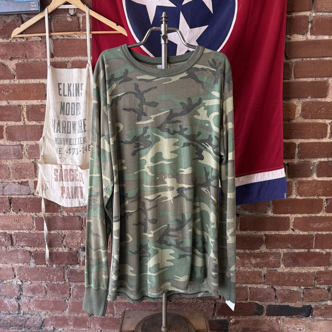 Vintage Camo T Shirt Long Sleeve Faded Distressed Paint Splatter Mens XL