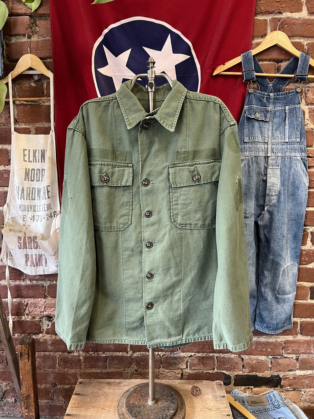 Vintage 1960s Military Fatigue Shirt Button Up OG Cotton Green Mens Medium