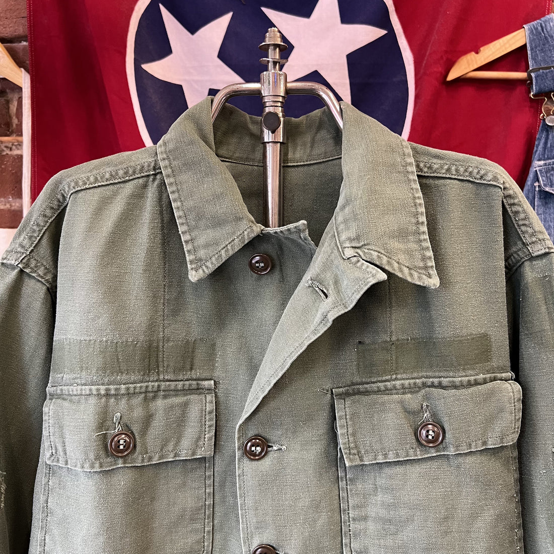 Vintage 1960s Military Fatigue Shirt Button Up OG Cotton Green Mens Medium