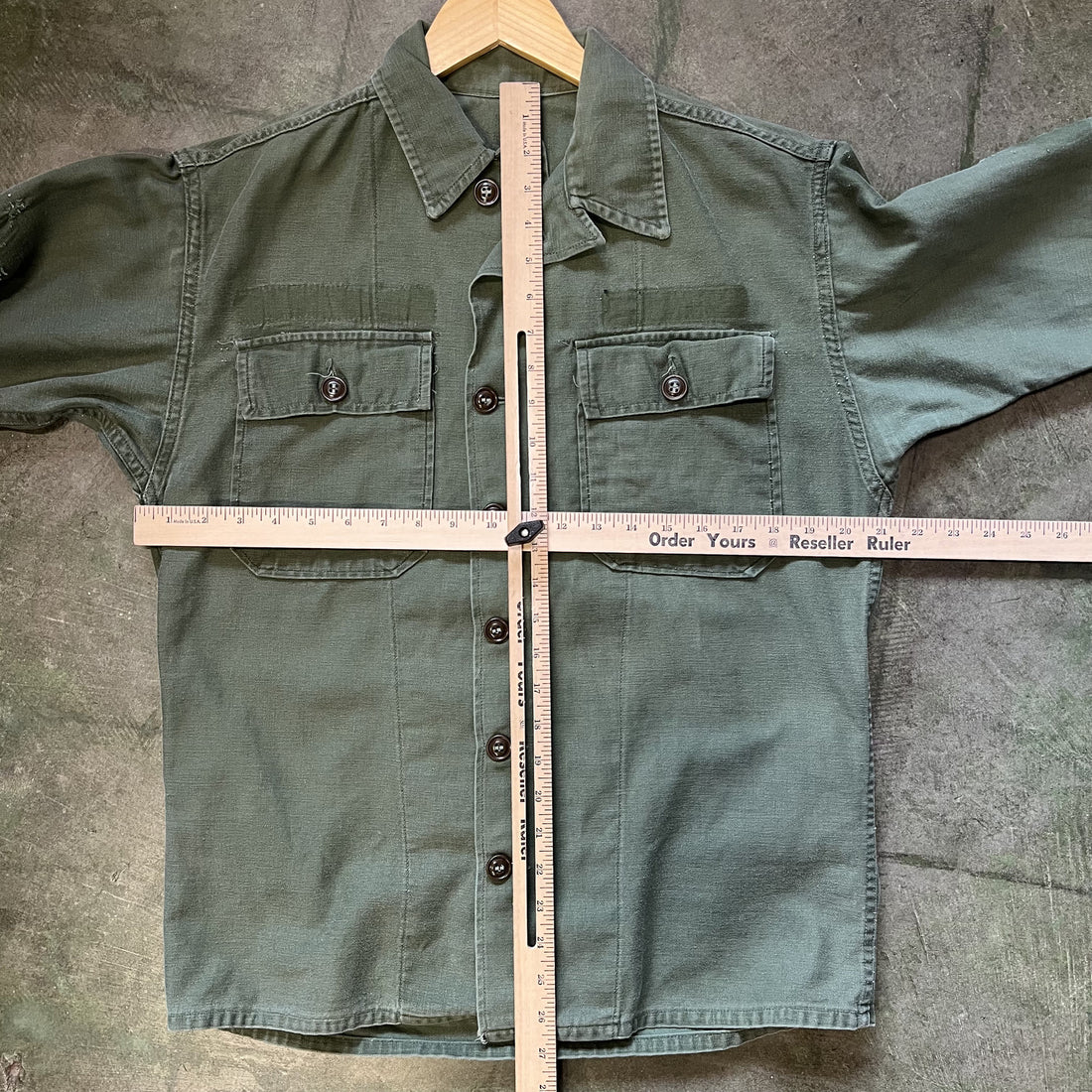 Vintage 1960s Military Fatigue Shirt Button Up OG Cotton Green Mens Medium