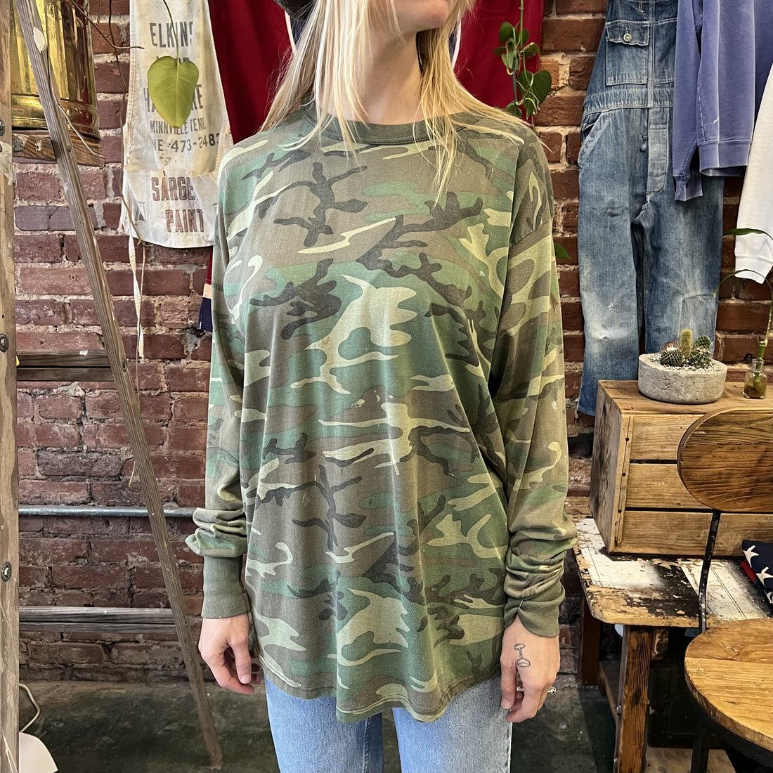 Vintage Camo T Shirt Long Sleeve Faded Distressed Paint Splatter Mens XL