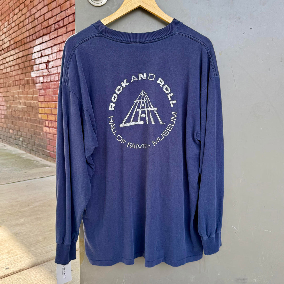 Vintage 90's Rock and Roll Hall of Fame and Museum Long sleeve Navy T-shirt Lrg