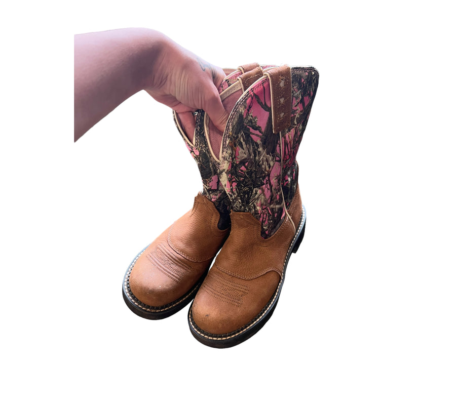 PINK CAMO ARIAT BOOTS SIZE W8 - 2000S